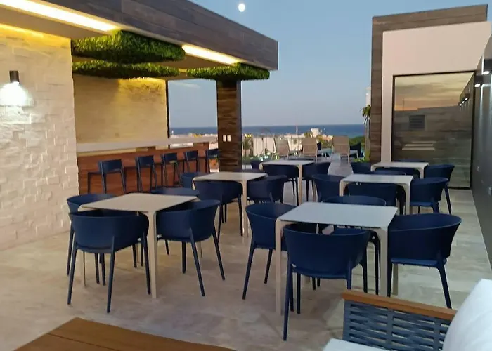 Menesse Mitdtown2 , Ave 25th Apartment
