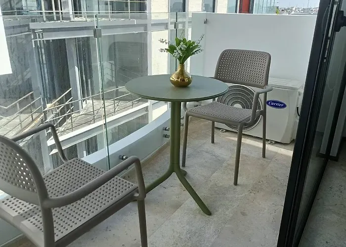 Apartment Menesse Mitdtown2 , Ave 25th *